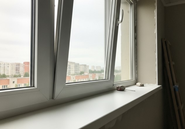 Ровные откосы из гипсокартона, подготовленные под покраску.