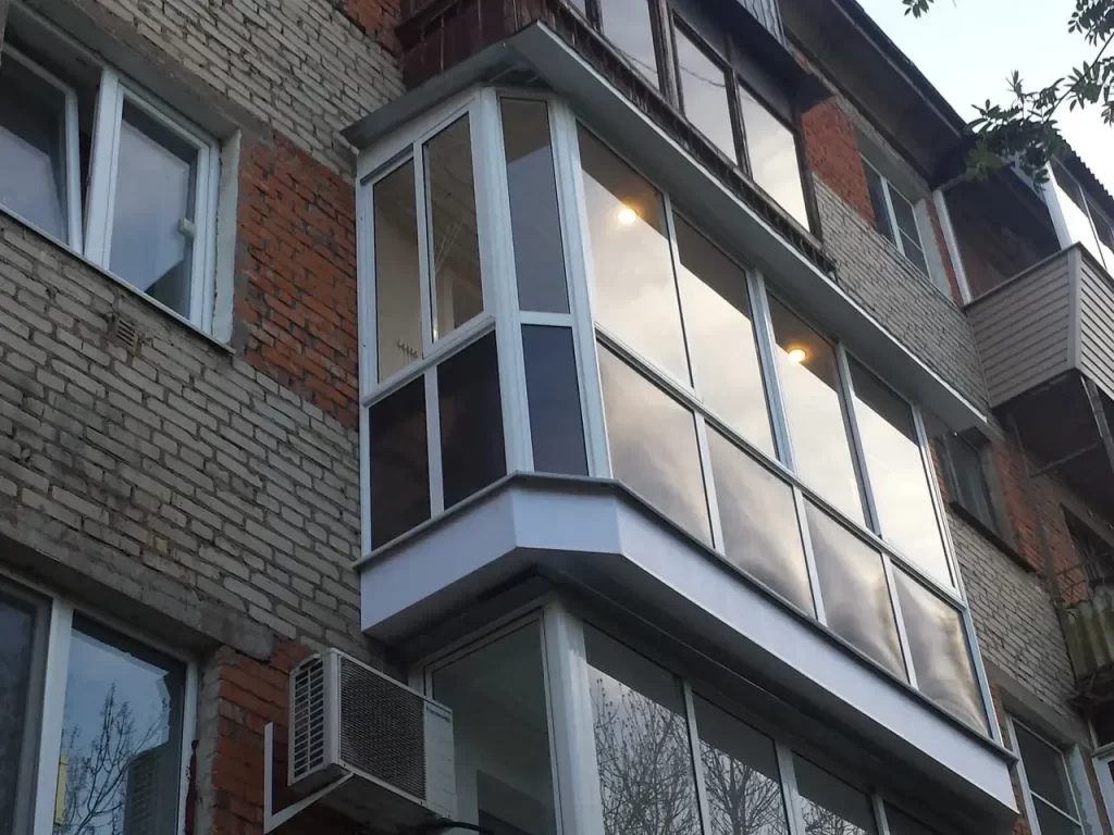 Ремонт внешней отделки балкона фото 3